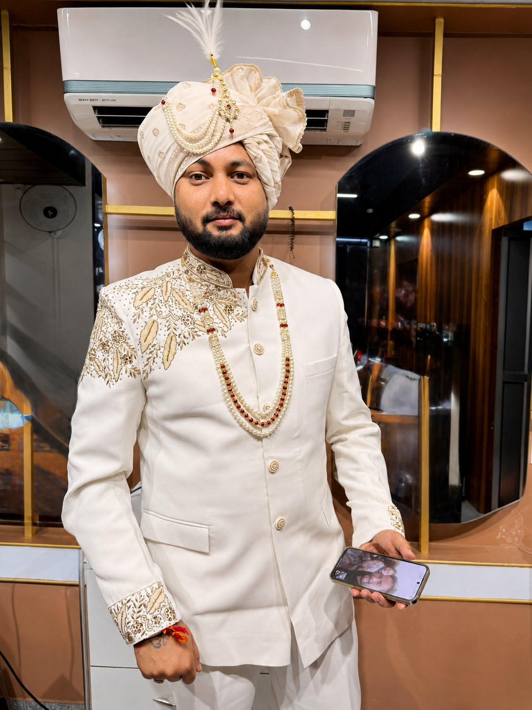 Groom 1